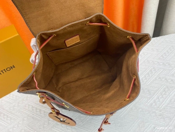 WIS PM MONTSOURIS VUITTON LOUIS 0219